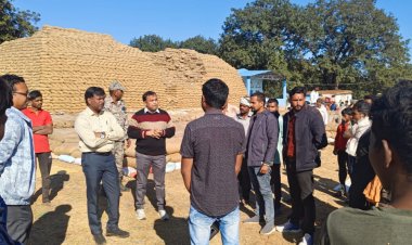 सूरजपुर : कलेक्टर श्री एस. जयवर्धन ने धान खरीदी केंद्रों का किया निरीक्षण  