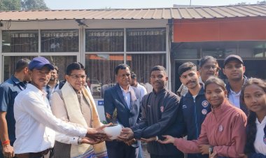 जशपुर का मान: 'राष्ट्रपति के दत्तक पुत्र' नीलकमल राम अब दिल्ली के कर्तव्य पथ पर देंगे राष्ट्रपति को सलामी