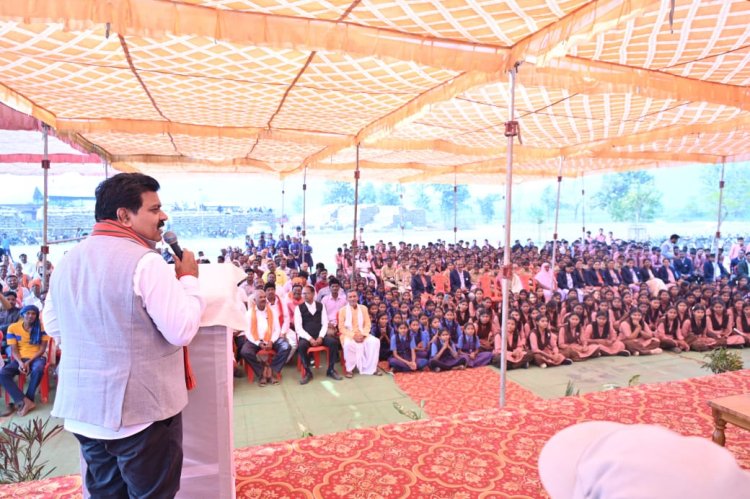 कबीरधाम में डिजिटल शिक्षा क्रांति का वनांचल तक विस्तार  