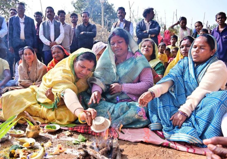 रायपुर : मंत्री श्रीमती लक्ष्मी राजवाड़े ने मुख्यमंत्री ग्राम गौरव पथ योजना के तहत 157 लाख से अधिक के विकास कार्यों का किया भूमि पूजन,,,