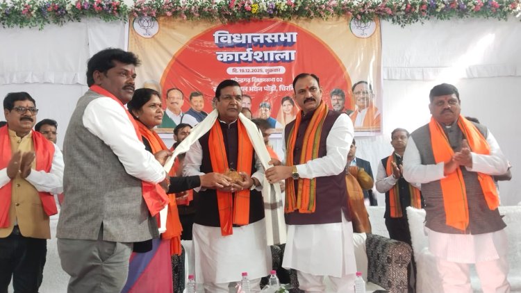 विशेष गहन पुनरीक्षण को लेकर चिरमिरी के मालवीय नगर में स्थित मंगल भवन में भाजपा की विधानसभा स्तरीय कार्यशाला सम्पन्न,,,