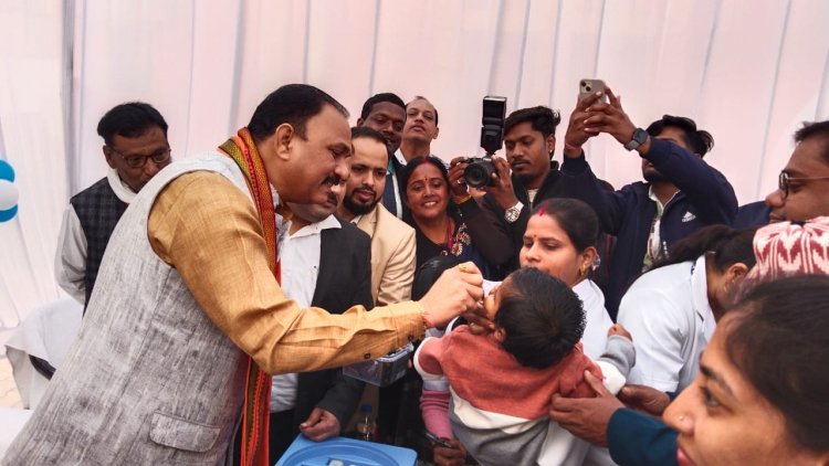 स्वास्थ मंत्री श्याम बिहारी ने बच्चों को दवा पिलाकर की चिरमिरी जिला अस्पताल में पल्स पोलियो अभियान की शुरुआत...