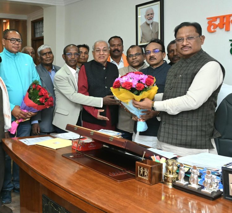 मुख्यमंत्री साय से अखिल भारतीय राष्ट्रीय महासभा हल्बा हल्बी आदिवासी समाज के प्रतिनिधि मंडल के सदस्यों ने सौजन्य मुलाकात की  