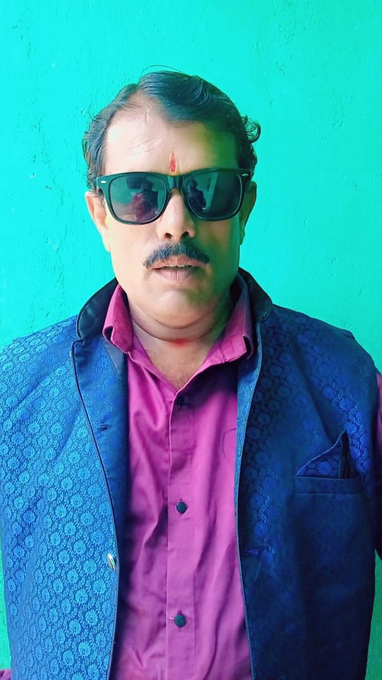 धान की कमाई से बदली तकदीर, कभी करते थे मजदूरी, अब पिकअप के मालिक हैं दिनेश ​    