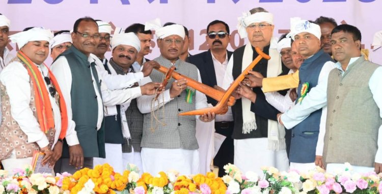 जनजातीय गौरव की स्वर्णिम विरासत: मुख्यमंत्री साय ने किया गैंदसिंह नायक की प्रतिमा का अनावरण