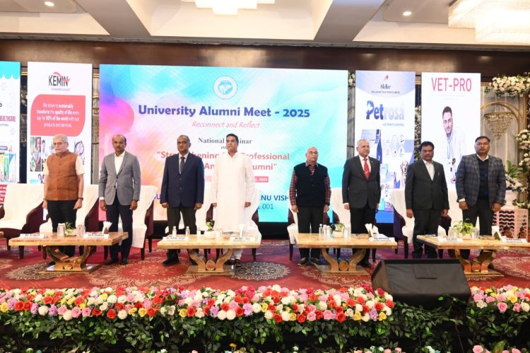 कामधेनु विश्वविद्यालय में पूर्व छात्र-छात्राओं का मिलन समारोह संपन्न 