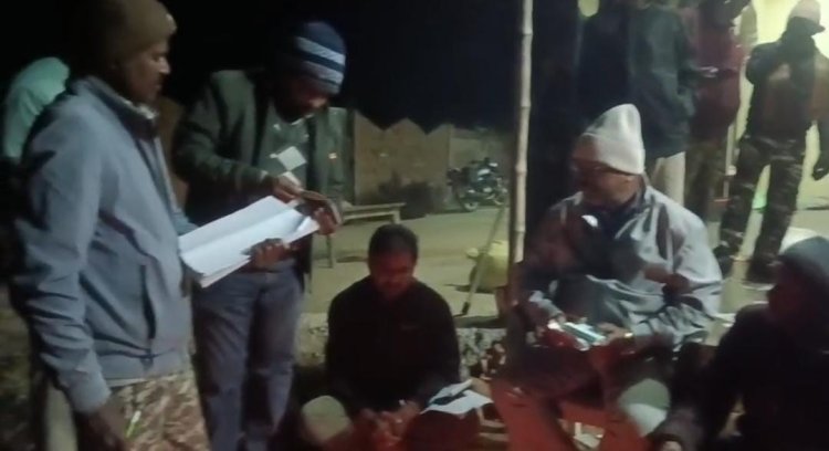 किसानों के दस्तावेज जब्त, 400 बोरी धान बरामद