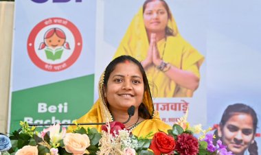 मंत्री श्रीमती लक्ष्मी राजवाड़े ने बालिकाओं को साइकिल वितरण कर बढ़ाया उत्साह  