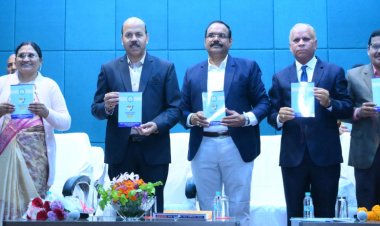 कृषि महाविद्यालय, रायपुर में नव वर्ष मिलन समारोह आयोजित : सह सेवानिवृत्त वैज्ञानिकों, प्राध्यापकों का सम्मान भी किया गया   