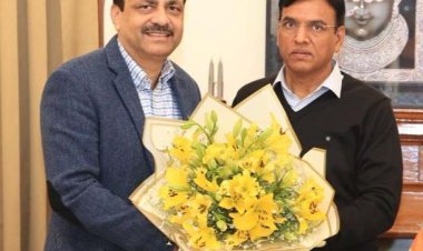 छत्तीसगढ़ ओलंपिक एसोसिएशन के महासचिव ने केंद्रीय खेल मंत्री से की सौजन्य मुलाकात  