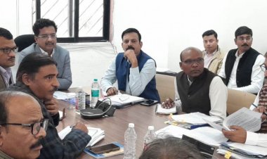 प्रमुख सचिव सोनमणि बोरा ने एससी-एसटी संचालनालय का किया औचक निरीक्षण 