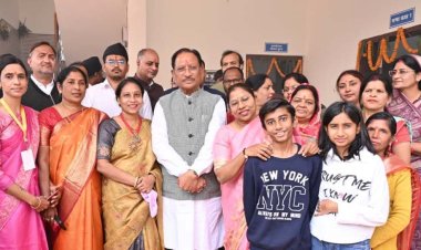 जशपुर जिले के बच्चे अब पढ़ेंगे स्मार्ट क्लास रूम में : मुख्यमंत्री साय ने कांसाबेल में किया स्मार्ट क्लास रूम का शुभारंभ