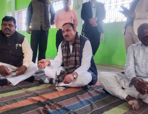 युवा दिवस पर चिरमिरी के कोरिया कॉलरी में मनाया गया स्वामी विवेकानंद जयंती समारोह, स्वास्थ मंत्री श्याम बिहारी हुए शामिल