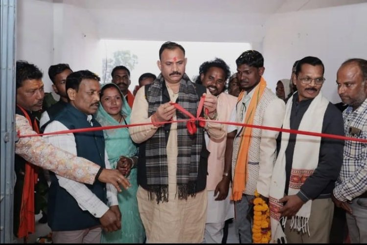 स्वास्थ्य मंत्री श्याम बिहारी की पहल से छीपछिपि को मिली शिक्षा की नई सौगात, नव निर्मित हाई स्कूल भवन का हुआ लोकार्पण