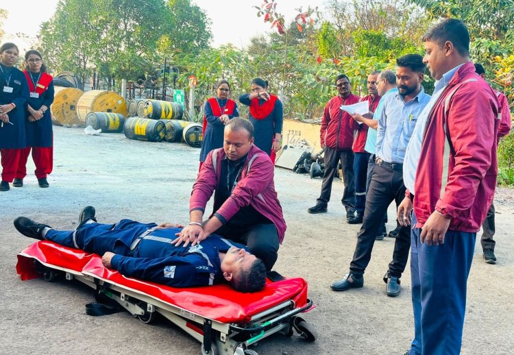 रायपुर : सड़क दुर्घटना में आपात स्थिति से निपटने मॉक-ड्रिल  