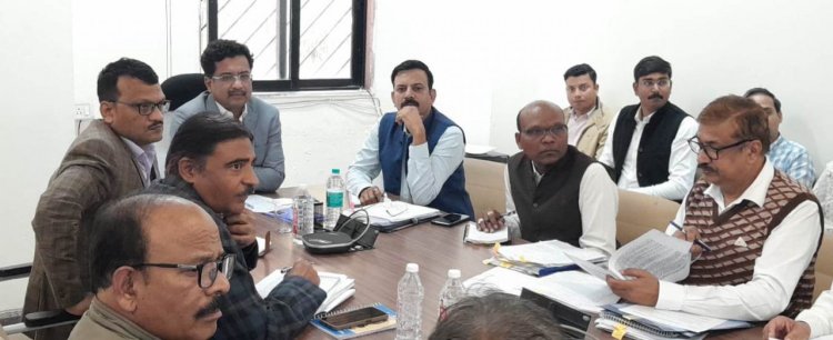 प्रमुख सचिव सोनमणि बोरा ने एससी-एसटी संचालनालय का किया औचक निरीक्षण 