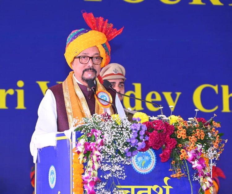 दाऊ वासुदेव चन्द्राकर कामधेनु विश्वविद्यालय दुर्ग का चतुर्थ दीक्षांत समारोह संपन्न  