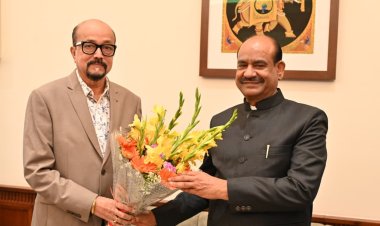 राज्यपाल रमेन डेका ने लोकसभा अध्यक्ष ओम बिरला से सौजन्य भेंट की