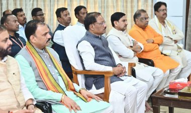 मुख्यमंत्री विष्णु देव साय ने सुनी ‘मन की बात’ की 131वीं कड़ी,  देश के कोने-कोने की सकारात्मक पहल को सामने लाता है ‘मन की बात’ : मुख्यमंत्री साय...