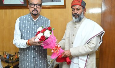 राज्यपाल डेका से कुलपतियों ने भेंट की  
