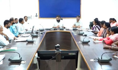 जिला प्रशासन का आंगनबाड़ी कार्यकर्ताओं की समस्याओं पर संवेदनशील पहल : कलेक्टर ने संघ के प्रतिनिधियों के साथ की बैठक,लापरवाही बरतने वाले अधिकारियों कर्मचारियों को कलेक्टर ने दो टूक शब्दों में कहा होगा कठोर कार्यवाही