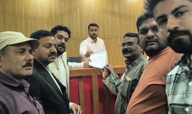 कांग्रेस के आंदोलन की चेतावनी और दबाव के कारण शुरू हुआ सड़क का निर्माण कार्य- शिवांश जैन,