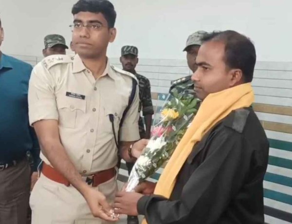 सुकमा से लगे मलकानगिरी में नक्सली सुखराम ने किया सरेंडर, कई बड़ी घटनाओं में था शामिल