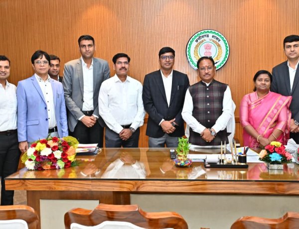 मुख्यमंत्री से राज्य प्रशासनिक सेवा से भारतीय प्रशासनिक सेवा में नियुक्त हुए अधिकारियों ने की सौजन्य भेंट  