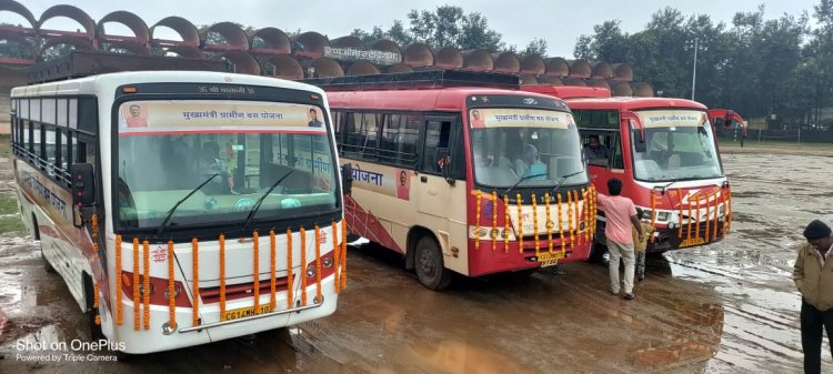 अब दूरी नहीं रही है मजबूरी: मुख्यमंत्री ग्रामीण बस योजना से सुगम हुआ दूरस्थ अंचलों का सफर,ग्रामीणों को मिली बड़ी राहत, बुजुर्गों और दिव्यांगों को विशेष सुविधा