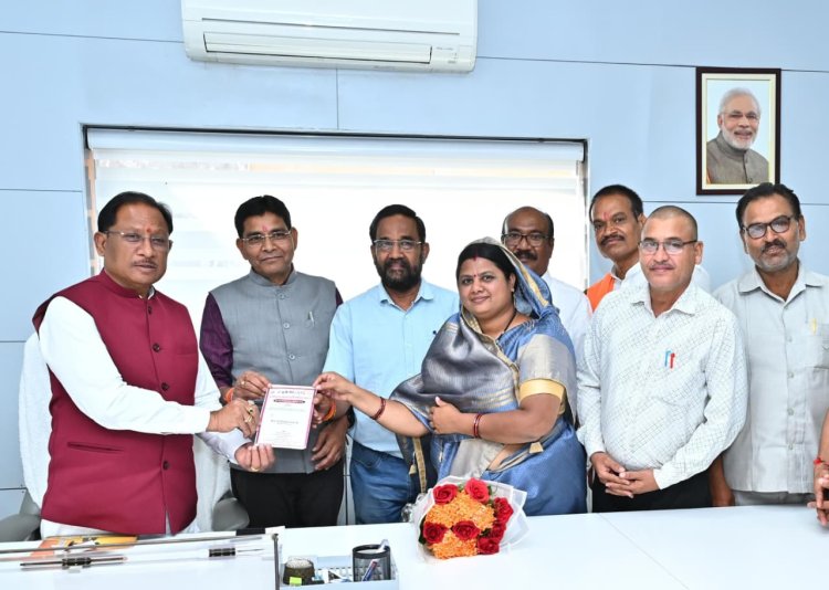 मुख्यमंत्री साय से छत्तीसगढ़ मनवा कुर्मी क्षत्रिय समाज के प्रतिनिधिमंडल ने की सौजन्य मुलाकात, 80 वॉ महा- अधिवेशन का दिया न्यौता  