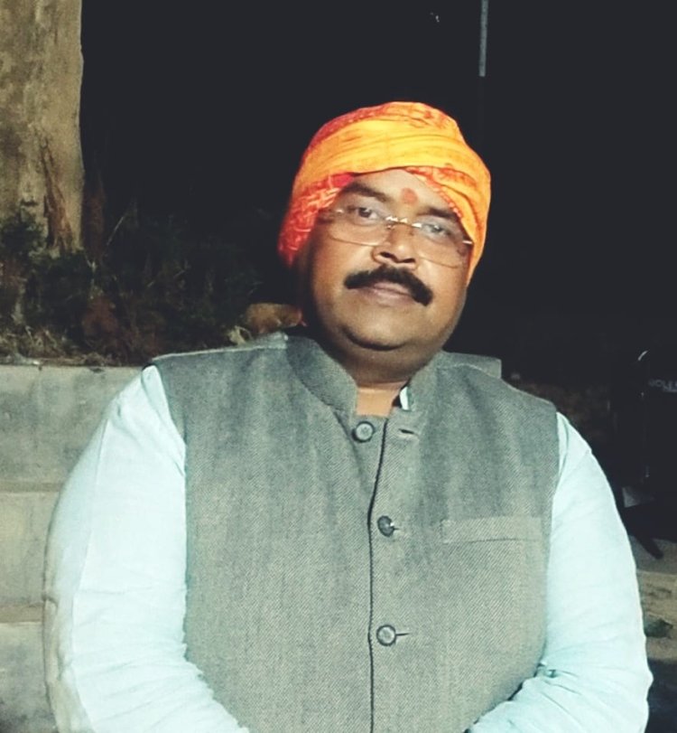 छत्तीसगढ़ शासन स्कूलों को बंद कर और शराब दुकान खोलकर विकास का पीट रही ढिंढोरा- विनय उपाध्याय,