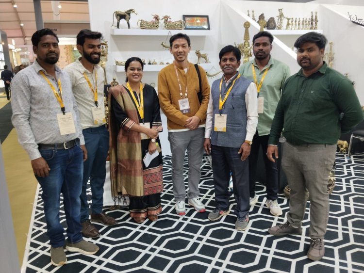 आईएचजीएफ फेयर 2026 में छत्तीसगढ़ी शिल्प की गूंज, कोंडागांव के कलाकारों ने बिखेरा हुनर का जादू  