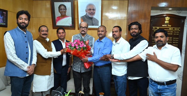 राज्यपाल डेका से अखिल भारतीय कुर्मी क्षत्रिय महासभा के प्रदेश अध्यक्ष ने भेंट की  