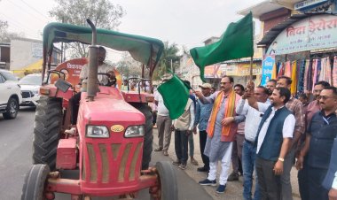 खड़गवां के 28 पंचायतों को टैंकर की सौगात, अब विशेष आयोजनों में नहीं होंगे ग्रामवासी परेशान, स्वास्थ्य मंत्री ने हरी झंडी दिखाकर किया रवाना,
