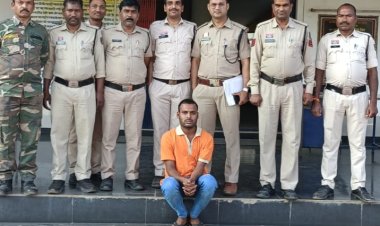 शासकीय कार्य में बाधा उत्पन्न कर रिकार्ड जलाने वाले आरोपी को पुलिस ने किया गिरफ्तार।,