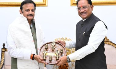 मुख्यमंत्री से मध्यप्रदेश के उपमुख्यमंत्री  राजेंद्र शुक्ला ने की सौजन्य मुलाकात