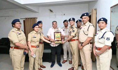 कैबिनेट मंत्री राजेश अग्रवाल ने चंदखुरी स्थित राज्य पुलिस अकादमी में प्रशिक्षण प्राप्त कर रहे युवा पुलिस अधिकारियों से की मुलाकात  