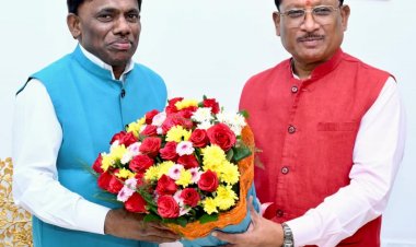 मुख्यमंत्री विष्णु देव साय से गोवा के खेल एवं जनजातीय कल्याण मंत्री रमेश तावड़कर की सौजन्य भेंट  