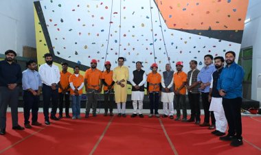 मुख्यमंत्री ने स्पोर्ट्स क्लाईबिंग वॉल इंडोर स्टेडियम का किया शुभारंभ 