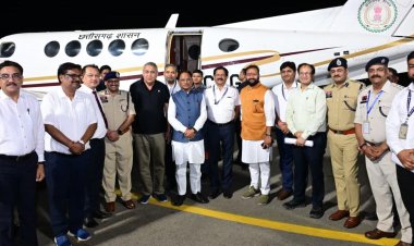 बिलासा देवी केवट एयरपोर्ट से रात्रि उड़ान सेवा का शुभारंभ: मुख्यमंत्री विष्णुदेव साय ने भरी पहली नाइट फ्लाइट