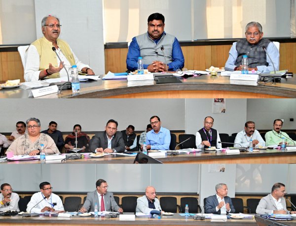 छत्तीसगढ़ अधिवक्ता कल्याण निधि न्यास समिति की बैठक सम्पन्न