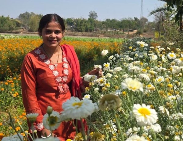 बिहान योजना से खिला रत्ना का भविष्य- फूलों की खेती से बनीं सफल उद्यमी
