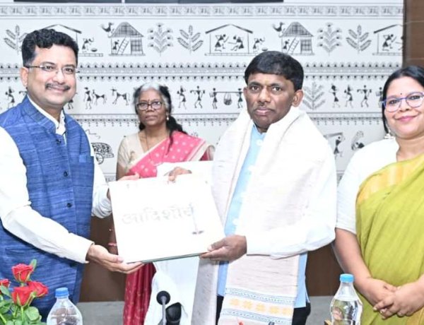 गोवा के मंत्री डॉ. रमेश तावड़कर ने देखी छत्तीसगढ़ की जनजातीय गौरव की झलक