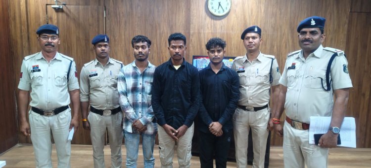 4 लाख रूपये कीमत के गांजा सहित तीन व्यक्तियों को पुलिस ने किया गिरफ्तार...