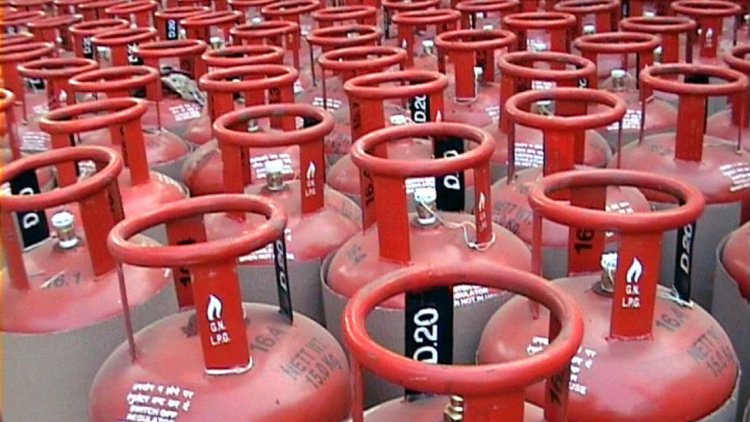 छत्तीसगढ़ में LPG गैस को लेकर बड़ी खबर, शैक्षणिक संस्थानों और अस्पतालों में 100 प्रतिशत होगी सप्लाई