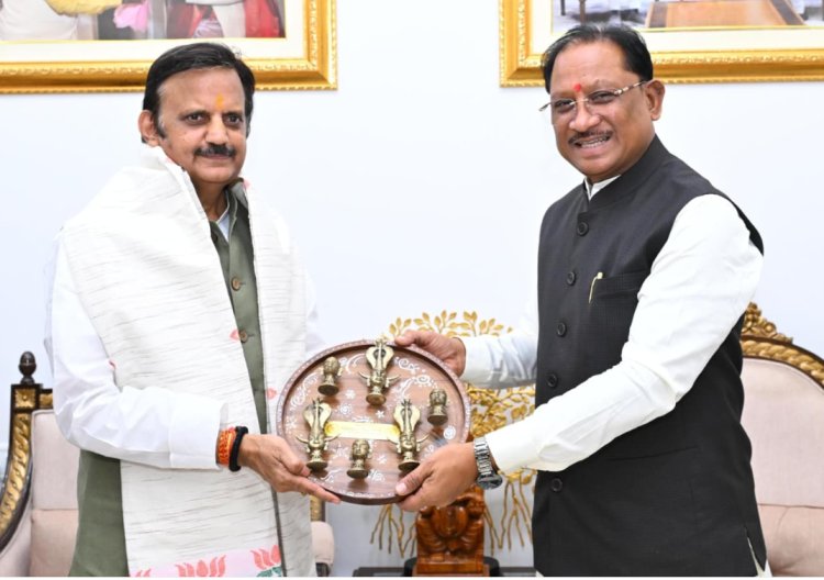 मुख्यमंत्री से मध्यप्रदेश के उपमुख्यमंत्री  राजेंद्र शुक्ला ने की सौजन्य मुलाकात
