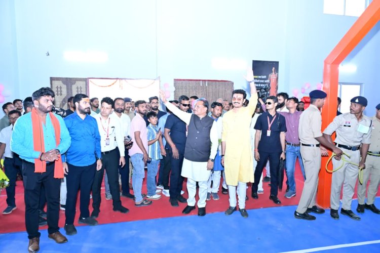 मुख्यमंत्री ने जशपुर में मल्टीपरपज इंडोर बास्केटबॉल स्टेडियम का किया शुभारंभ ,3 करोड़ 52 लाख की लागत से तैयार किया गया स्टेडियम ,खिलाड़ी बास्केटबॉल शतरंज कैरम और टेबल टेनिस खेल का करेंगे अभ्यास ,मुख्यमंत्री ने खिलाड़ियों के साथ खेल का लिया आनंद 