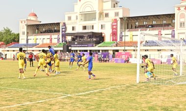 फुटबॉल में छत्तीसगढ़ को रजत पदक : फाइनल में कड़े मुकाबले में पश्चिम बंगाल से 0-1 से मिली हार