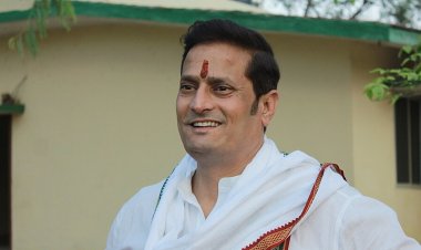 हिन्दी पेपर लीक मामले में गरमाई सियासत, कांग्रेस नेता विकास उपाध्याय ने भाजपा नेताओं की संलिप्तता का लगाया आरोप…