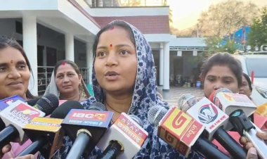 छत्तीसगढ़ में साड़ी घोटाला‌! : मंत्री लक्ष्मी राजवाड़े ने कहा – कांग्रेस राज में होता था भ्रष्टाचार, मछली झोलने के काम आती थी साड़ी